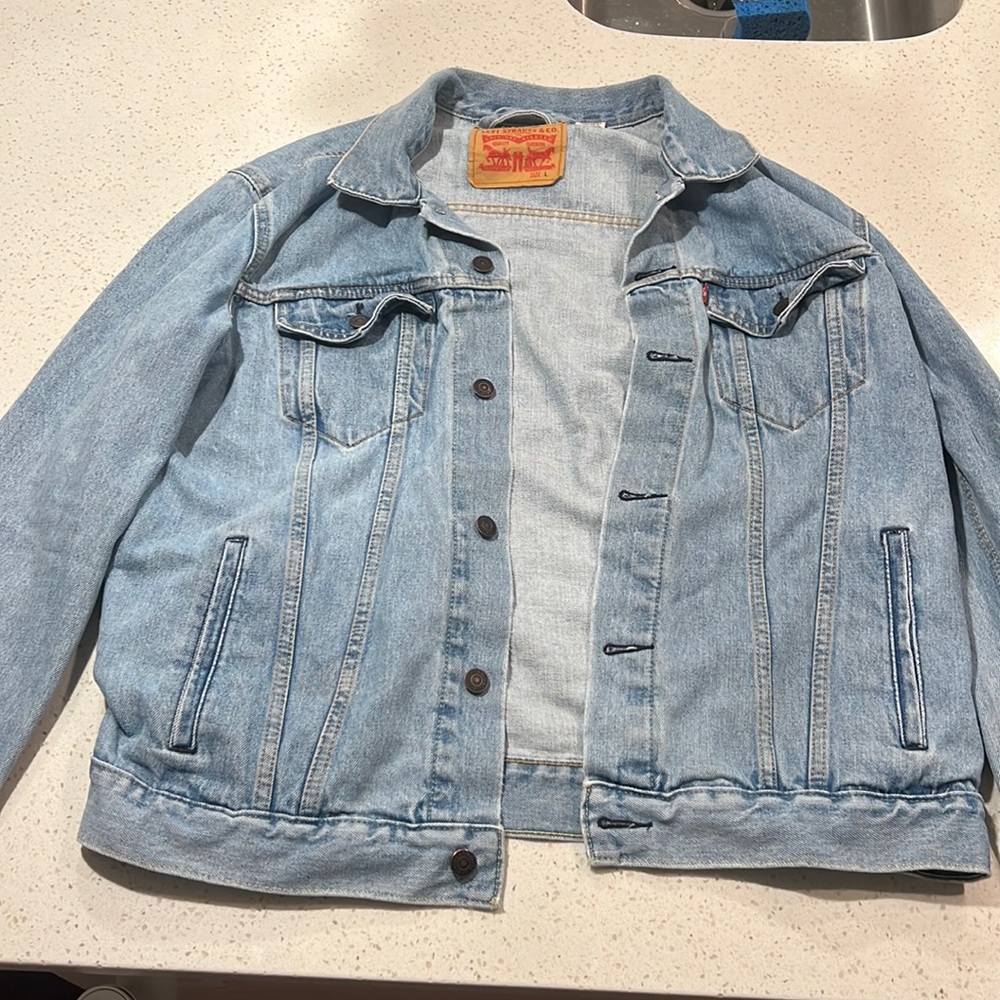 Levi large light blue denim button up jacket